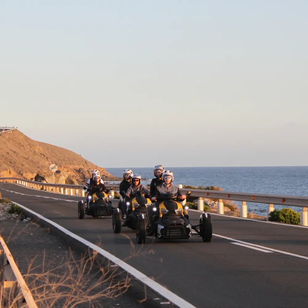 Dicover-the-coast-tourist-discovery-4 Group of tourist driving can-am rykers at gran canaria | Tourist Discovery